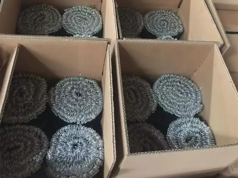 double-loop-ties-in-carton-box